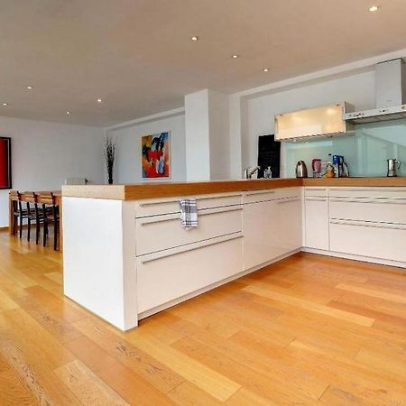 Down Town Spacious Duplex With Private Parking & Game Room Bruxelas Exterior foto