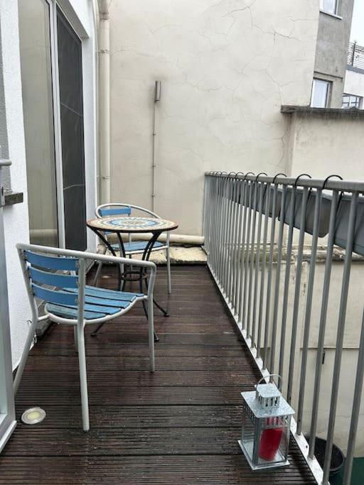 Down Town Spacious Duplex With Private Parking & Game Room Bruxelas Exterior foto